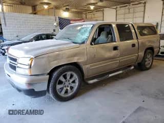 2006 Chevrolet Silverado 1500 LT1 с VIN 2GCEC13T461235541, выставлен на аукционе Copart как лот 84394215 с пробегом 100 353 миль миль и Списание • Salvage title. История ставок и продаж доступна на DreamBid. Изображение 1.