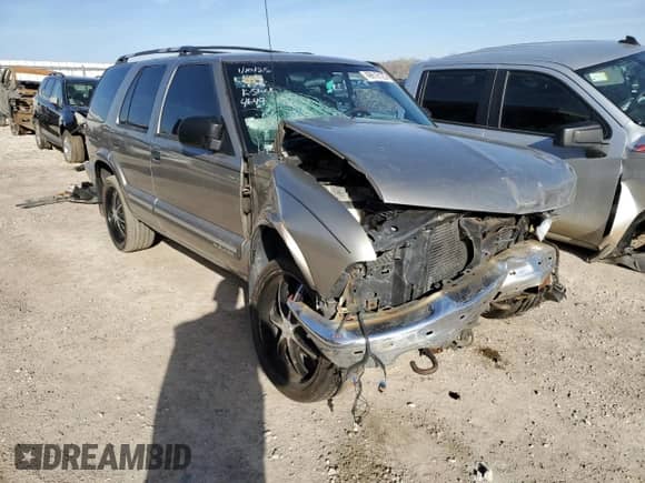 2001 Chevrolet Blazer LT with VIN 1GNDT13WX1K214649, listed as a Copart auction lot 49618125 with Not provided miles and Salvage title. Bid and sale history available at DreamBid. Image 4.