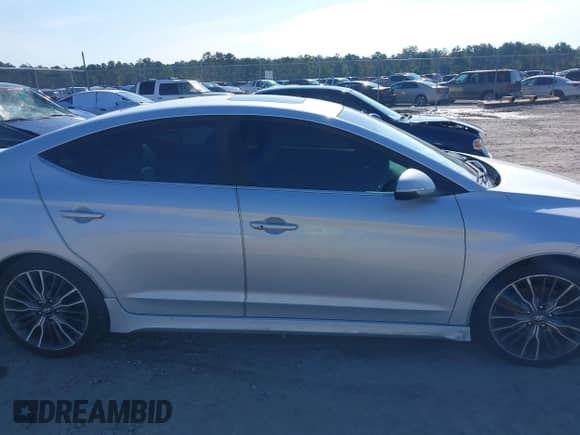2018 Hyundai Elantra Sport с VIN KMHD04LB9JU474878, выставлен на аукционе IAAI как лот 43086773 с пробегом 142 985 миль миль и . История ставок и продаж доступна на DreamBid. Изображение 13.