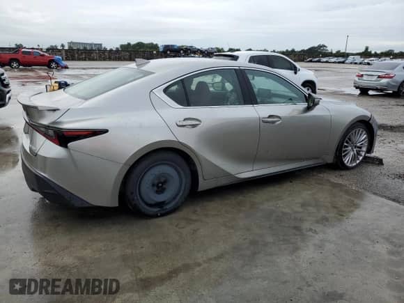 2022 Lexus IS 300 z VIN JTHDA1D22N5120231, wystawiony jako Copart lot #88272585 z przebiegiem 18 493 mil mil oraz Szkoda całkowita • Salvage title. Historia ofert i sprzedaży dostępna na DreamBid. Obrazek 3.