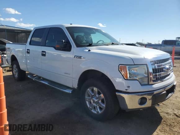 2013 Ford F-150 Lariat with VIN 1FTFW1ET2DKG29352, listed as a Copart auction lot 85422255 with 228,852 mi miles and Clean title. Bid and sale history available at DreamBid. Image 4.