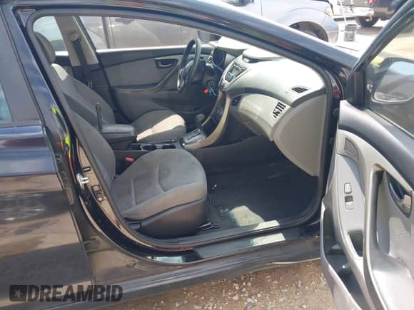 2013 Hyundai Elantra GLS z VIN KMHDH4AE2DU493590, wystawiony jako IAAI lot #43301889 z przebiegiem 101 499 mil mil oraz . Historia ofert i sprzedaży dostępna na DreamBid. Obrazek 5.