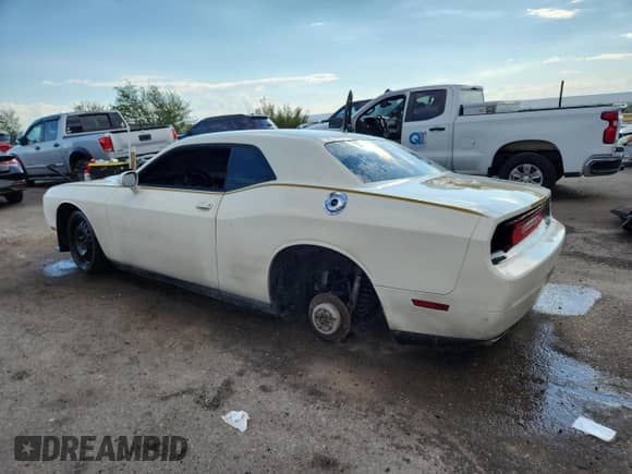 2013 Dodge Challenger SXT Plus z VIN 2C3CDYAG1DH646181, wystawiony jako Copart lot #70575735 z przebiegiem Nie podano mil oraz Czysty tytuł • Clean title. Historia ofert i sprzedaży dostępna na DreamBid. Obrazek 2.