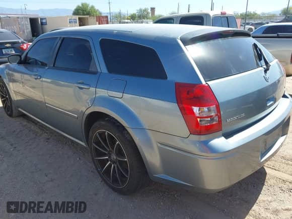 2007 Dodge Magnum with VIN 2D4FV47V67H687501, listed as a IAAI auction lot 42813989 with 144,058 mi miles and . Bid and sale history available at DreamBid. Image 3.