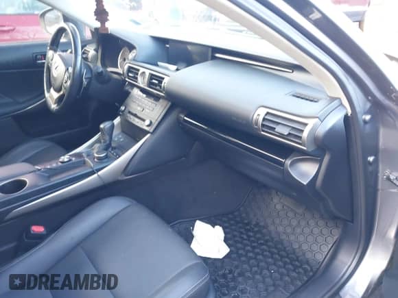 2016 Lexus IS 300/350 z VIN JTHCM1D28G5001685, wystawiony jako IAAI lot #41810156 z przebiegiem 49 392 mil mil oraz . Historia ofert i sprzedaży dostępna na DreamBid. Obrazek 5.