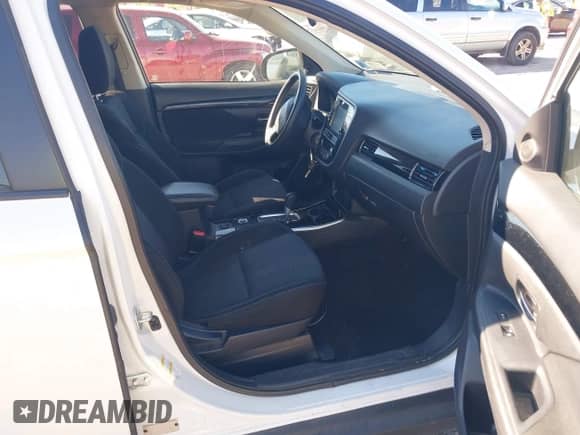 2019 Mitsubishi Outlander ES с VIN JA4AZ3A31KZ052332, выставлен на аукционе IAAI как лот 43351644 с пробегом 108 293 миль миль и . История ставок и продаж доступна на DreamBid. Изображение 5.