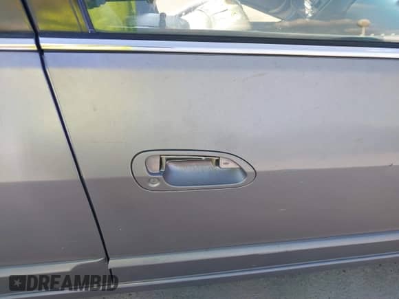 2000 Honda Accord EX with VIN JHMCG5669YC036358, listed as a IAAI auction lot 41792434 with 196,941 mi miles and . Bid and sale history available at DreamBid. Image 18.