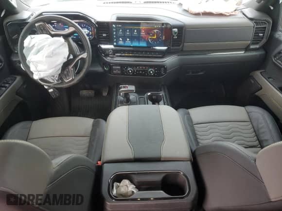 2024 Chevrolet Silverado 1500 ZR2 с VIN 3GCUDHEL0RG314831, выставлен на аукционе Copart как лот 85910774 с пробегом 19 889 миль миль и Списание • Salvage title. История ставок и продаж доступна на DreamBid. Изображение 8.