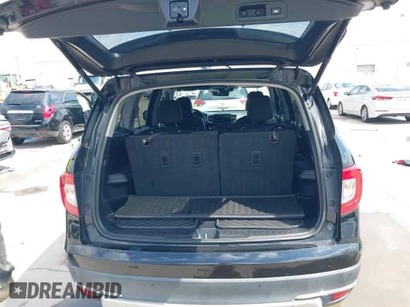 2020 Honda Pilot Elite с VIN 5FNYF6H04LB000050, выставлен на аукционе IAAI как лот 42145935 с пробегом 75 555 миль миль и . История ставок и продаж доступна на DreamBid. Изображение 17.