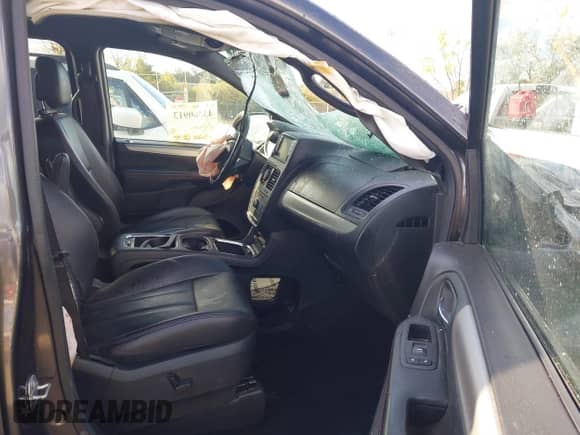 2018 Dodge Grand Caravan GT with VIN 2C4RDGEGXJR331704, listed as a IAAI auction lot 43360913 with 143,064 mi miles and . Bid and sale history available at DreamBid. Image 5.