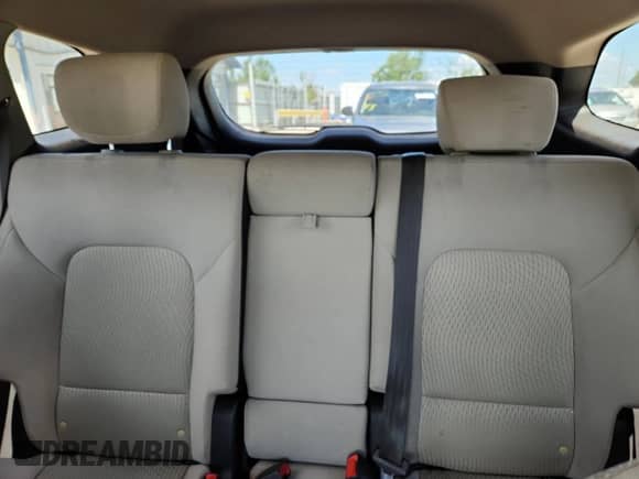 2018 Hyundai Santa Fe SE z VIN KM8SM4HF7JU275285, wystawiony jako Copart lot #70603195 z przebiegiem 62 467 mil mil oraz Szkoda całkowita • Salvage title. Historia ofert i sprzedaży dostępna na DreamBid. Obrazek 10.