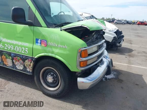 2001 Chevrolet Express z VIN 1GCHG39R011111547, wystawiony jako IAAI lot #42265979 z przebiegiem 297 607 mil mil oraz . Historia ofert i sprzedaży dostępna na DreamBid. Obrazek 18.