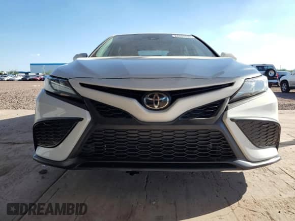 2021 Toyota Camry SE z VIN 4T1S11AK6MU496332, wystawiony jako Copart lot #84531525 z przebiegiem 27 170 mil mil oraz Szkoda całkowita • Salvage title. Historia ofert i sprzedaży dostępna na DreamBid. Obrazek 5.