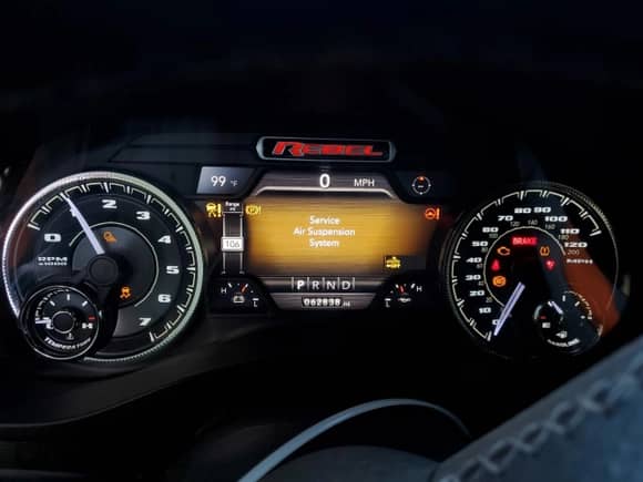 2020 Ram 1500 Rebel z VIN 1C6SRFLT0LN265734, wystawiony jako Copart lot #68314085 z przebiegiem 62 838 mil mil oraz Szkoda całkowita • Salvage title. Historia ofert i sprzedaży dostępna na DreamBid. Obrazek 9.