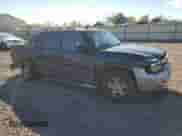 2005 Chevrolet Avalanche LS z VIN 3GNEK12Z35G147795, wystawiony jako Copart lot #85851945 z przebiegiem 268 006 mil mil oraz Szkoda całkowita • Salvage title. Historia ofert i sprzedaży dostępna na DreamBid. Obrazek 4.