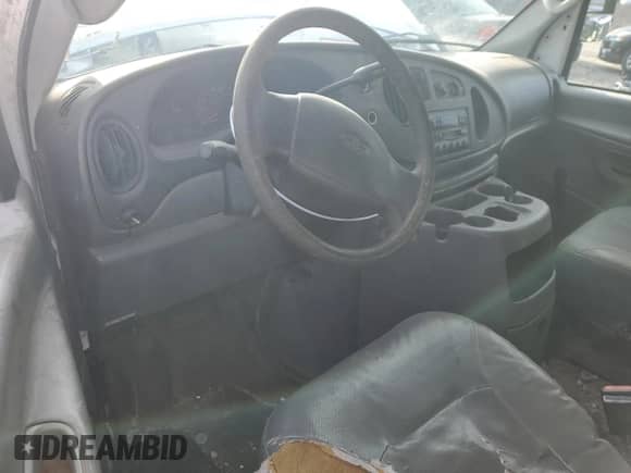 2003 Ford Econoline Cargo с VIN 1FTRE14213HB99687, выставлен на аукционе Copart как лот 83404804 с пробегом 83 621 миль миль и Чистый • Clean title. История ставок и продаж доступна на DreamBid. Изображение 8.