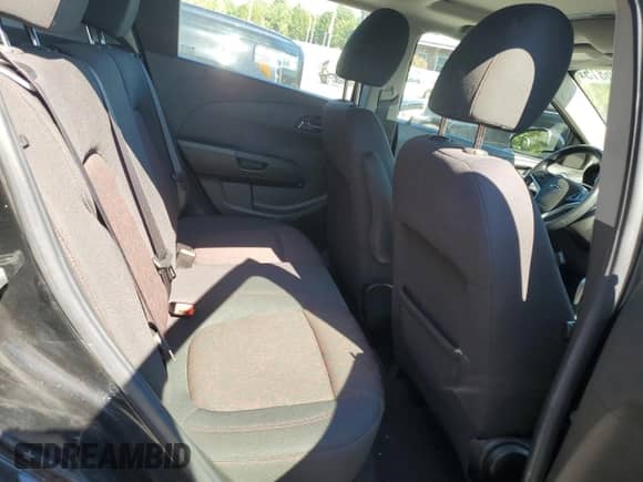 2019 Chevrolet Sonic LT z VIN 1G1JD6SB8K4145561, wystawiony jako Copart lot #80276815 z przebiegiem 58 985 mil mil oraz Szkoda całkowita • Salvage title. Historia ofert i sprzedaży dostępna na DreamBid. Obrazek 10.
