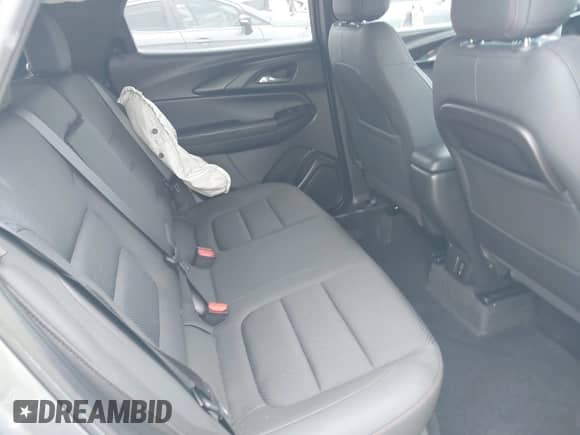 2021 Chevrolet TrailBlazer RS z VIN KL79MTSLXMB180082, wystawiony jako IAAI lot #42420266 z przebiegiem 49 514 mil mil oraz . Historia ofert i sprzedaży dostępna na DreamBid. Obrazek 8.