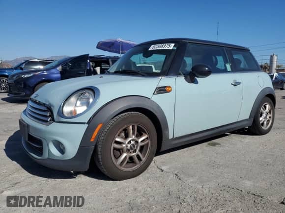 2013 MINI Hardtop с VIN WMWSU3C58DT692595, выставлен на аукционе Copart как лот 82598975 с пробегом 140 226 миль миль и Чистый • Clean title. История ставок и продаж доступна на DreamBid. Изображение 1.