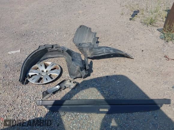 2005 Subaru Forester XS with VIN JF1SG65625H724811, listed as a IAAI auction lot 43100688 with 325,137 mi miles and . Bid and sale history available at DreamBid. Image 12.