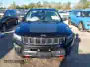 2018 Jeep Compass Trailhawk z VIN 3C4NJDDB4JT231283, wystawiony jako IAAI lot #43371219 z przebiegiem 134 712 mil mil oraz . Historia ofert i sprzedaży dostępna na DreamBid. Obrazek 12.