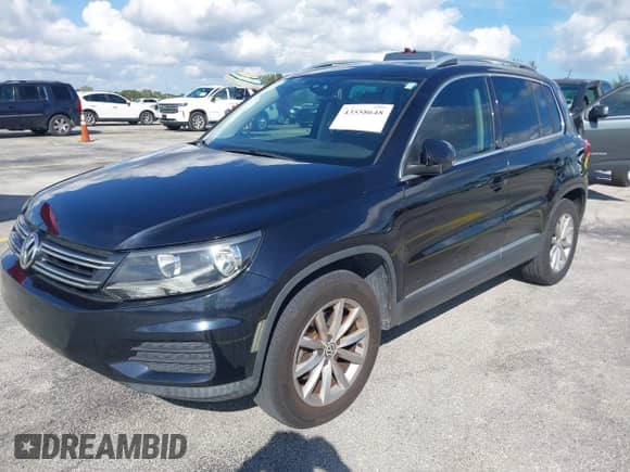2017 Volkswagen Tiguan Wolfsburg Edition с VIN WVGRV7AX6HW507292, выставлен на аукционе IAAI как лот 43558648 с пробегом 60 125 миль миль и . История ставок и продаж доступна на DreamBid. Изображение 17.