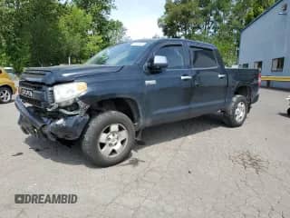 2017 Toyota Tundra Platinum с VIN 5TFAW5F13HX603902, выставлен на аукционе Copart как лот 67443435 с пробегом 209 606 миль миль и Списание • Salvage title. История ставок и продаж доступна на DreamBid. Изображение 1.