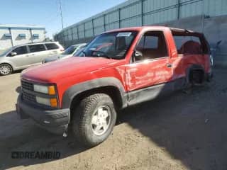 1992 Chevrolet Blazer z VIN 1GNEK18KXNJ305638, wystawiony jako Copart lot #48208695 z przebiegiem 180 603 mil mil oraz Szkoda całkowita • Salvage title. Historia ofert i sprzedaży dostępna na DreamBid. Obrazek 1.