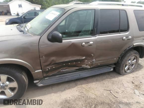 2003 Ford Explorer with VIN 1FMZU65K43UA92733, listed as a IAAI auction lot 42093512 with 201,805 mi miles and . Bid and sale history available at DreamBid. Image 6.