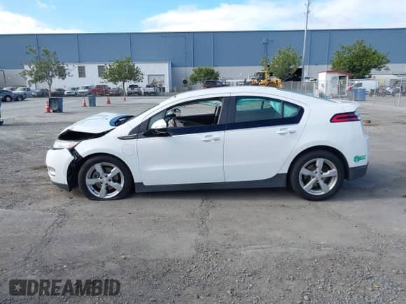 2013 Chevrolet Volt с VIN 1G1RF6E47DU144141, выставлен на аукционе IAAI как лот 43440912 с пробегом Не указан миль и . История ставок и продаж доступна на DreamBid. Изображение 13.