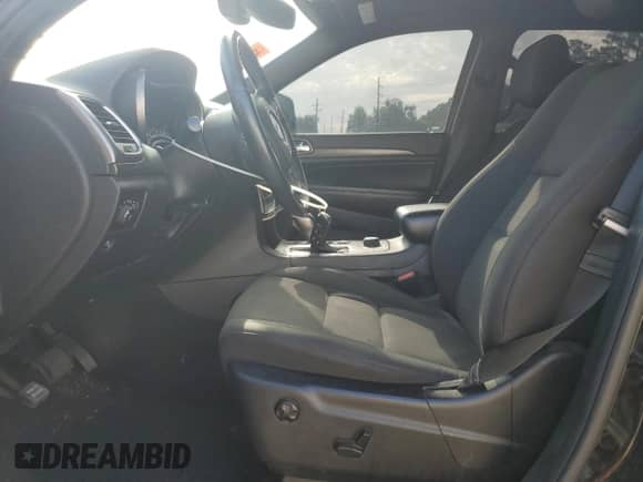 2018 Jeep Grand Cherokee Altitude z VIN 1C4RJFAG9JC466674, wystawiony jako Copart lot #59914995 z przebiegiem 130 799 mil mil oraz Szkoda całkowita • Salvage title. Historia ofert i sprzedaży dostępna na DreamBid. Obrazek 7.