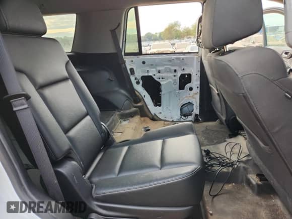 2020 Chevrolet Tahoe Commercial z VIN 1GNLCDEC8LR109327, wystawiony jako Copart lot #87049425 z przebiegiem 184 657 mil mil oraz Czysty tytuł • Clean title. Historia ofert i sprzedaży dostępna na DreamBid. Obrazek 10.
