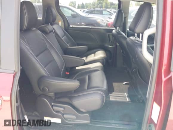 2017 Toyota Sienna SE with VIN 5TDXZ3DC8HS897684, listed as a IAAI auction lot 42989798 with 48,065 mi miles and . Bid and sale history available at DreamBid. Image 8.