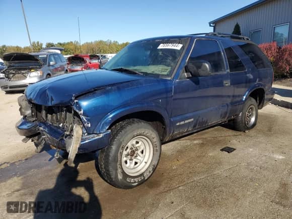 2000 Chevrolet Blazer LS с VIN 1GNCS18W1YK133766, выставлен на аукционе Copart как лот 76567944 с пробегом 289 839 миль миль и На запчасти • Non repairable. История ставок и продаж доступна на DreamBid. Изображение 1.