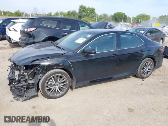 2023 Toyota Camry Hybrid XLE с VIN 4T1F31AK6PU055381, выставлен на аукционе IAAI как лот 43202850 с пробегом 7 705 миль миль и . История ставок и продаж доступна на DreamBid. Изображение 2.