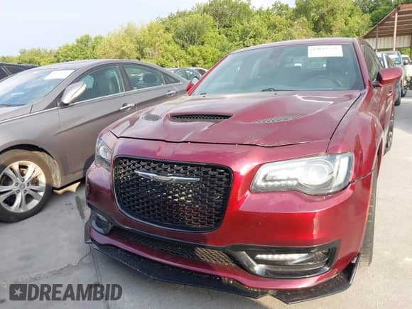 2019 Chrysler 300 S с VIN 2C3CCABG5KH686611, выставлен на аукционе IAAI как лот 43039331 с пробегом 73 224 миль миль и . История ставок и продаж доступна на DreamBid. Изображение 6.