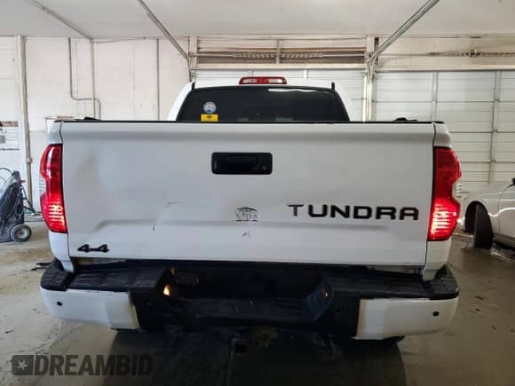 2017 Toyota Tundra Limited с VIN 5TFHW5F13HX635280, выставлен на аукционе Copart как лот 70340705 с пробегом 178 416 миль миль и Списание • Salvage title. История ставок и продаж доступна на DreamBid. Изображение 6.