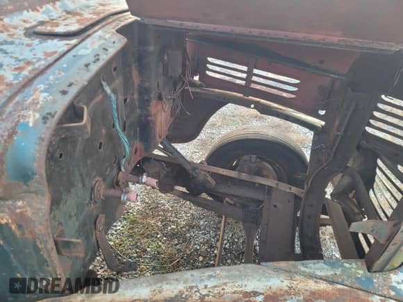 1946 Dodge RAM z VIN 81190629, wystawiony jako Copart lot #46194265 z przebiegiem 9 999 mil mil oraz Czysty tytuł • Clean title. Historia ofert i sprzedaży dostępna na DreamBid. Obrazek 9.