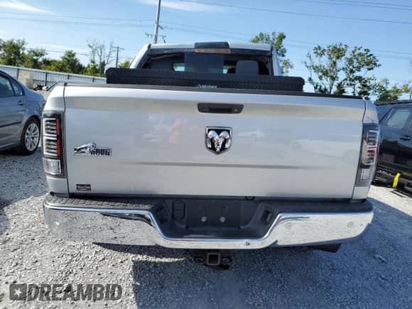 2017 Ram 1500 Big Horn z VIN 1C6RR6LGXHS505155, wystawiony jako Copart lot #64486065 z przebiegiem 149 100 mil mil oraz Nie do naprawy • Non repairable. Historia ofert i sprzedaży dostępna na DreamBid. Obrazek 6.