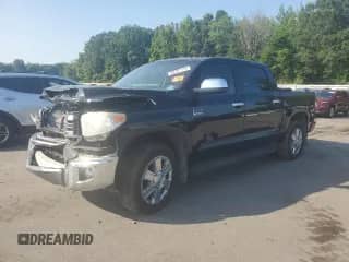 2017 Toyota Tundra Platinum с VIN 5TFAY5F11HX618392, выставлен на аукционе Copart как лот 66161115 с пробегом 189 642 миль миль и Списание • Salvage title. История ставок и продаж доступна на DreamBid. Изображение 1.