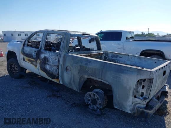 2011 Chevrolet Silverado 2500HD LTZ with VIN 1GC1KYE85BF205387, listed as a IAAI auction lot 42781017 with Not provided miles and . Bid and sale history available at DreamBid. Image 3.