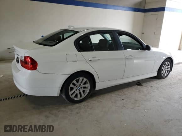 2006 BMW 3 Series 325xi with VIN WBAVD13546KV08960, listed as a Copart auction lot 81710605 with Not provided miles and Salvage title. Bid and sale history available at DreamBid. Image 3.
