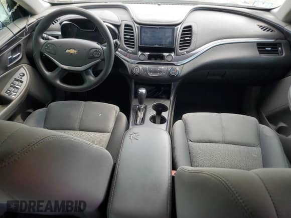 2015 Chevrolet Impala LS z VIN 2G11X5SL3F9168131, wystawiony jako Copart lot #70729985 z przebiegiem Nie podano mil oraz Czysty tytuł • Clean title. Historia ofert i sprzedaży dostępna na DreamBid. Obrazek 8.