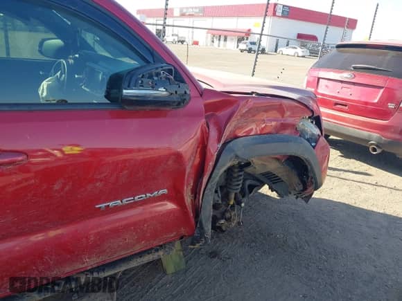 2019 Toyota Tacoma SR5 with VIN 3TMAZ5CNXKM102209, listed as a IAAI auction lot 43392417 with 94,767 mi miles and . Bid and sale history available at DreamBid. Image 18.