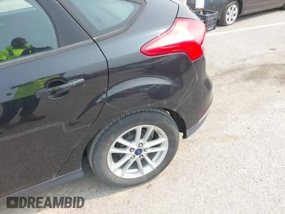 2015 Ford Focus SE с VIN 1FADP3K23FL270463, выставлен на аукционе IAAI как лот 42379933 с пробегом 190 150 миль миль и . История ставок и продаж доступна на DreamBid. Изображение 6.