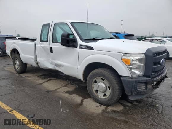 2013 Ford F-250 XL z VIN 1FT7X2A66DEB52530, wystawiony jako Copart lot #59683575 z przebiegiem 154 723 mil mil oraz Czysty tytuł • Clean title. Historia ofert i sprzedaży dostępna na DreamBid. Obrazek 4.