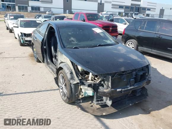 2015 Hyundai Sonata Limited z VIN 5NPE34AB7FH082972, wystawiony jako IAAI lot #43144057 z przebiegiem 209 061 mil mil oraz . Historia ofert i sprzedaży dostępna na DreamBid. Obrazek 1.