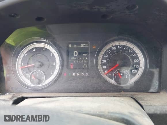 2020 Ram 1500 SLT z VIN 1C6RR6TT9LS103441, wystawiony jako IAAI lot #42890711 z przebiegiem 179 107 mil mil oraz . Historia ofert i sprzedaży dostępna na DreamBid. Obrazek 7.