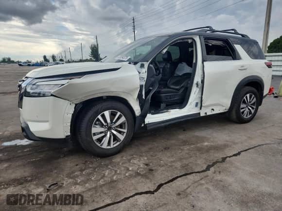 2023 Nissan Pathfinder SL с VIN 5N1DR3CA6PC225010, выставлен на аукционе Copart как лот 82034375 с пробегом 37 500 миль миль и Списание • Salvage title. История ставок и продаж доступна на DreamBid. Изображение 1.