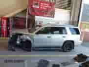 2018 Chevrolet Tahoe Premier z VIN 1GNSKCKC6JR301629, wystawiony jako IAAI lot #42615043 z przebiegiem 113 333 mil mil oraz . Historia ofert i sprzedaży dostępna na DreamBid. Obrazek 14.